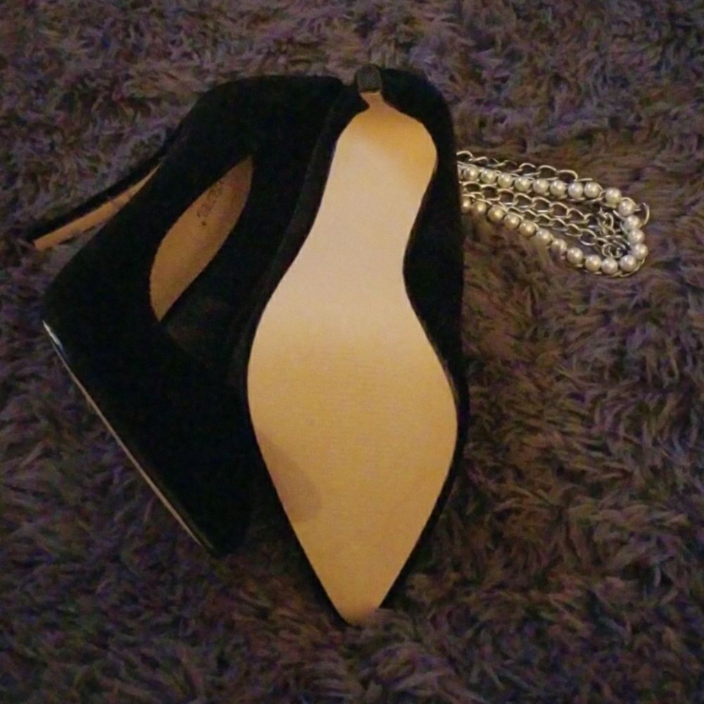 Shoes - Picture 4 of 4